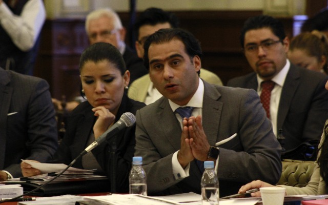 Barbosa pide que Ayuntamiento de Puebla analice permanencia de Michel Chaín, acusado de violentar a su expareja