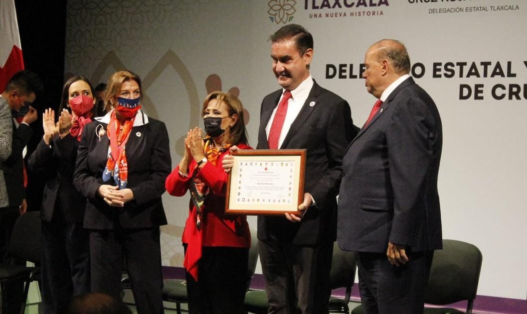 Acude Lorena Cuéllar a toma de protesta de Nuevo Delegado Estatal De La Cruz Roja