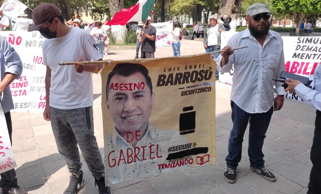 Acusan a Policía estatal por "tomar partido" a favor de edil de Xicohtzinco