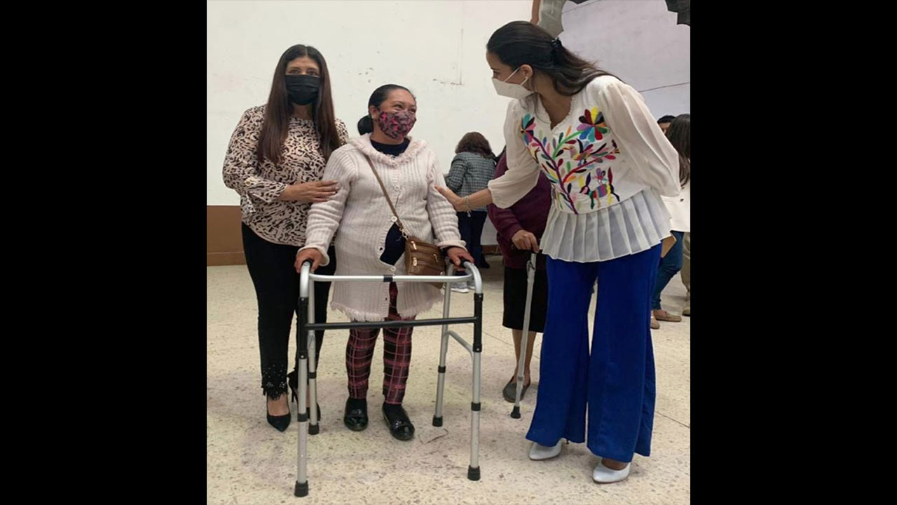 Finaliza SEDIF entrega  aparatos en 50 municipios, entre ellos Amozoc 