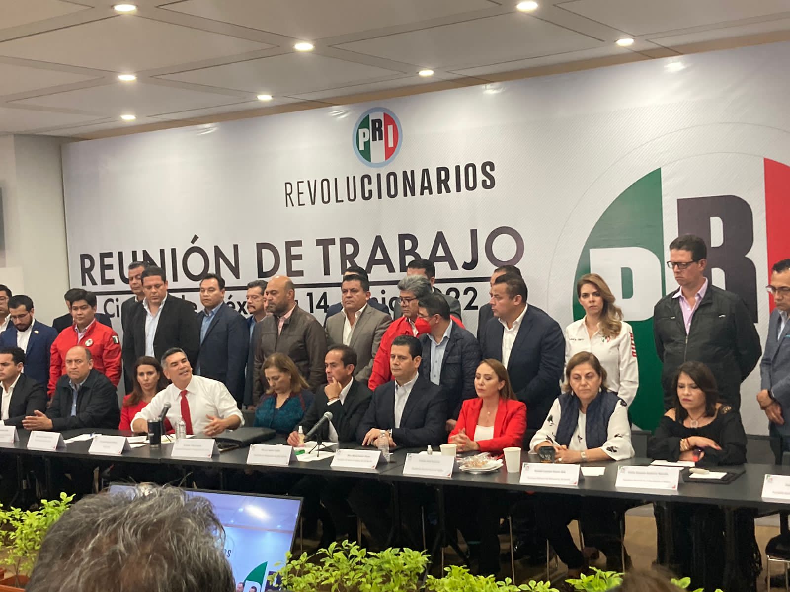 Concluye reunión entre exlíderes del PRI y Alito; no hubo ningún cambio en la dirigencia nacional