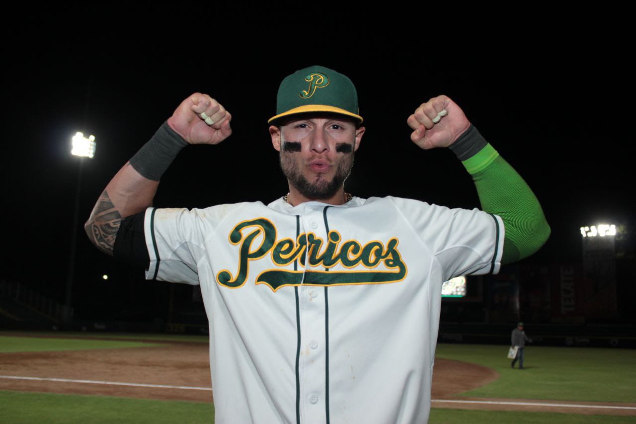 Con un Danny Ortíz haciendo historia, Pericos apaleó a Algodoneros y ganó la serie 