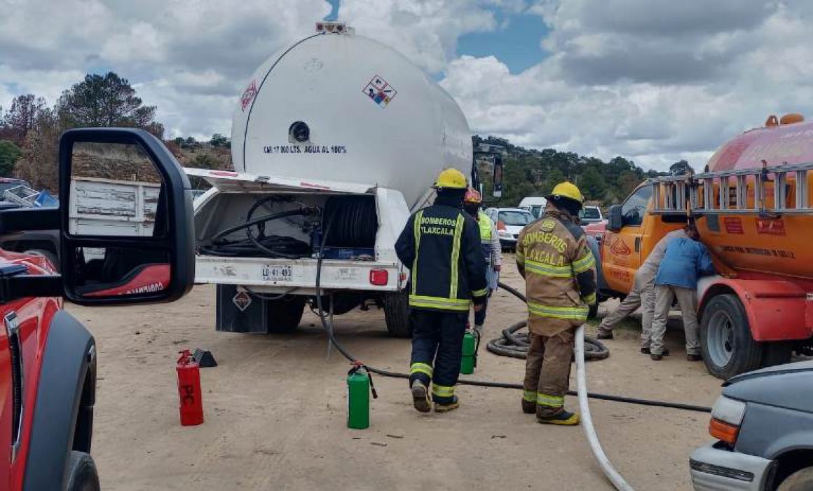 Despliegan bomberos acciones de protección y actuación ante emergencias