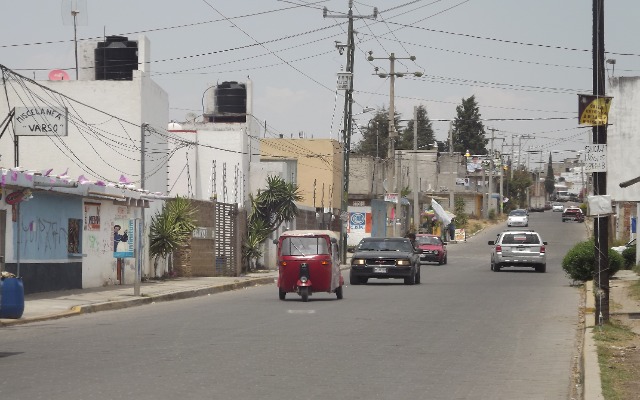 Barbosa culpa a autoridades municipales de permitir existencia de mototaxis en Puebla