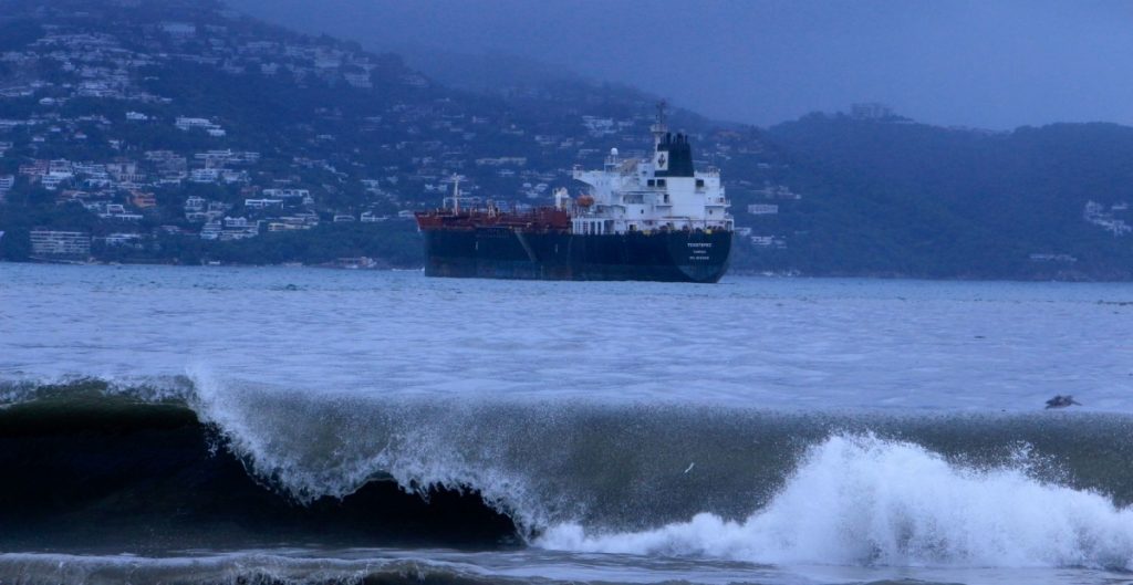 Huracán 'Blas' se mantiene en categoría 1; se presentarán lluvias en luvias en Colima, Jalisco, Michoacán y Guerrero