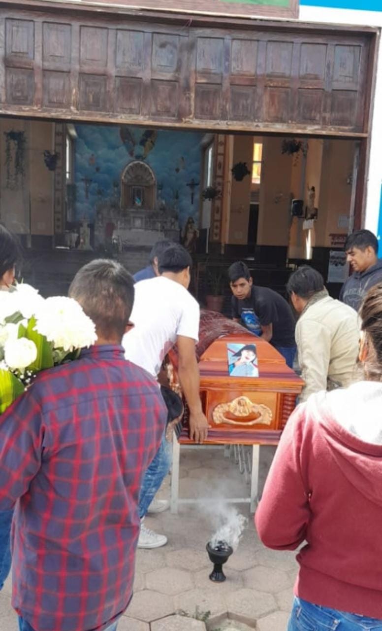 Despiden a Ana Laura N. en su natal Hermenegildo Galeana, Huamantla