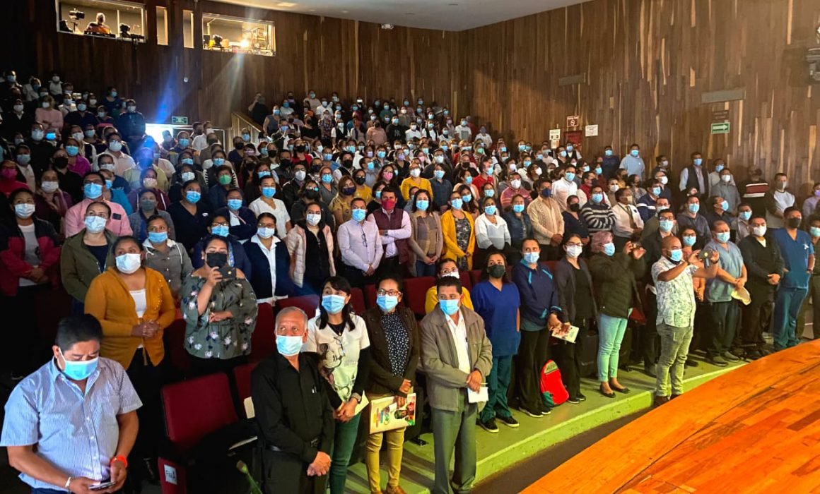 Entrega IMSS-Bienestar 300 adscripciones laborales a trabajadores