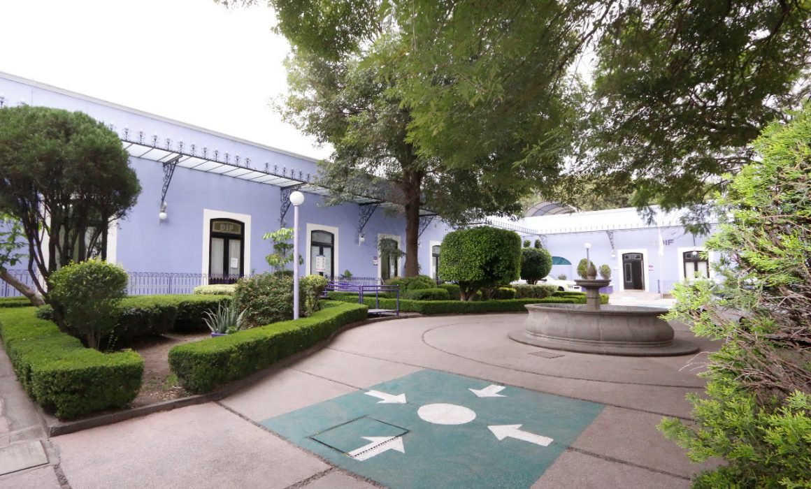 Instalan Sedif y Bienestar centro de acopio para afectados por Agatha