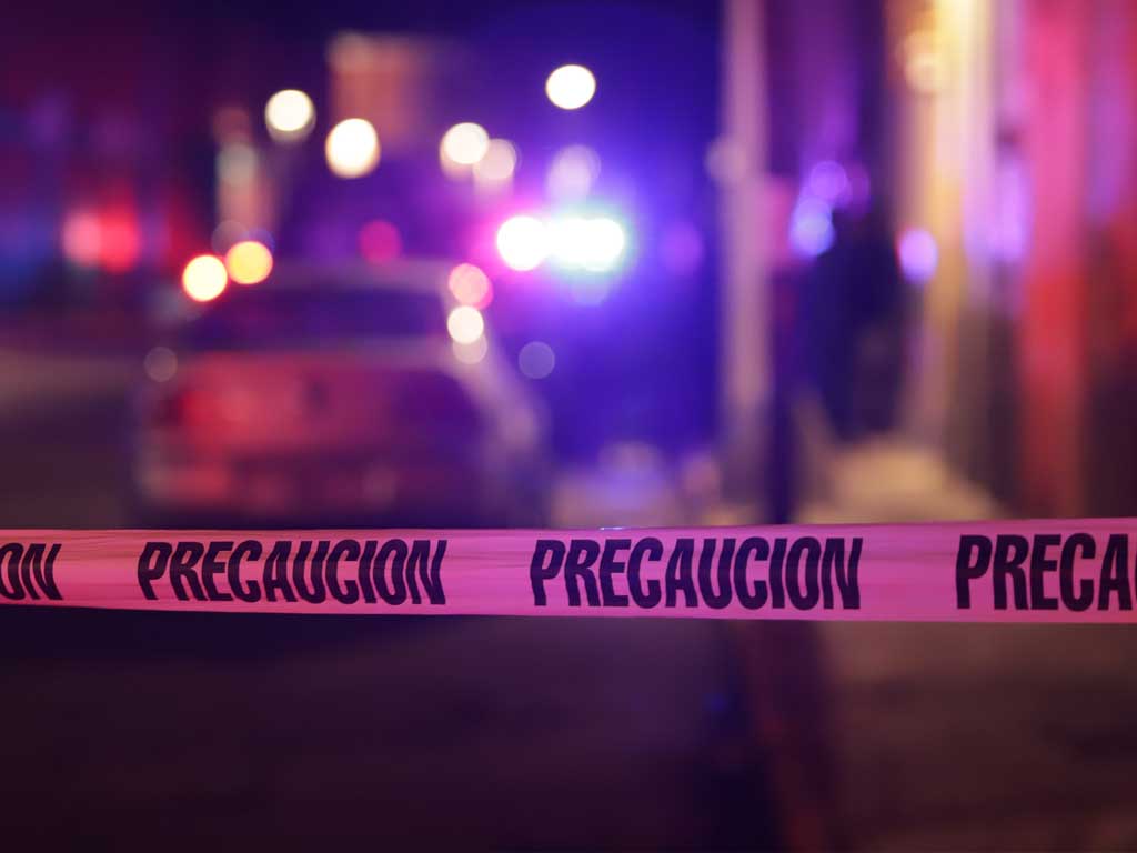 Conductor en estado de ebriedad se estrella contra autos estacionados 