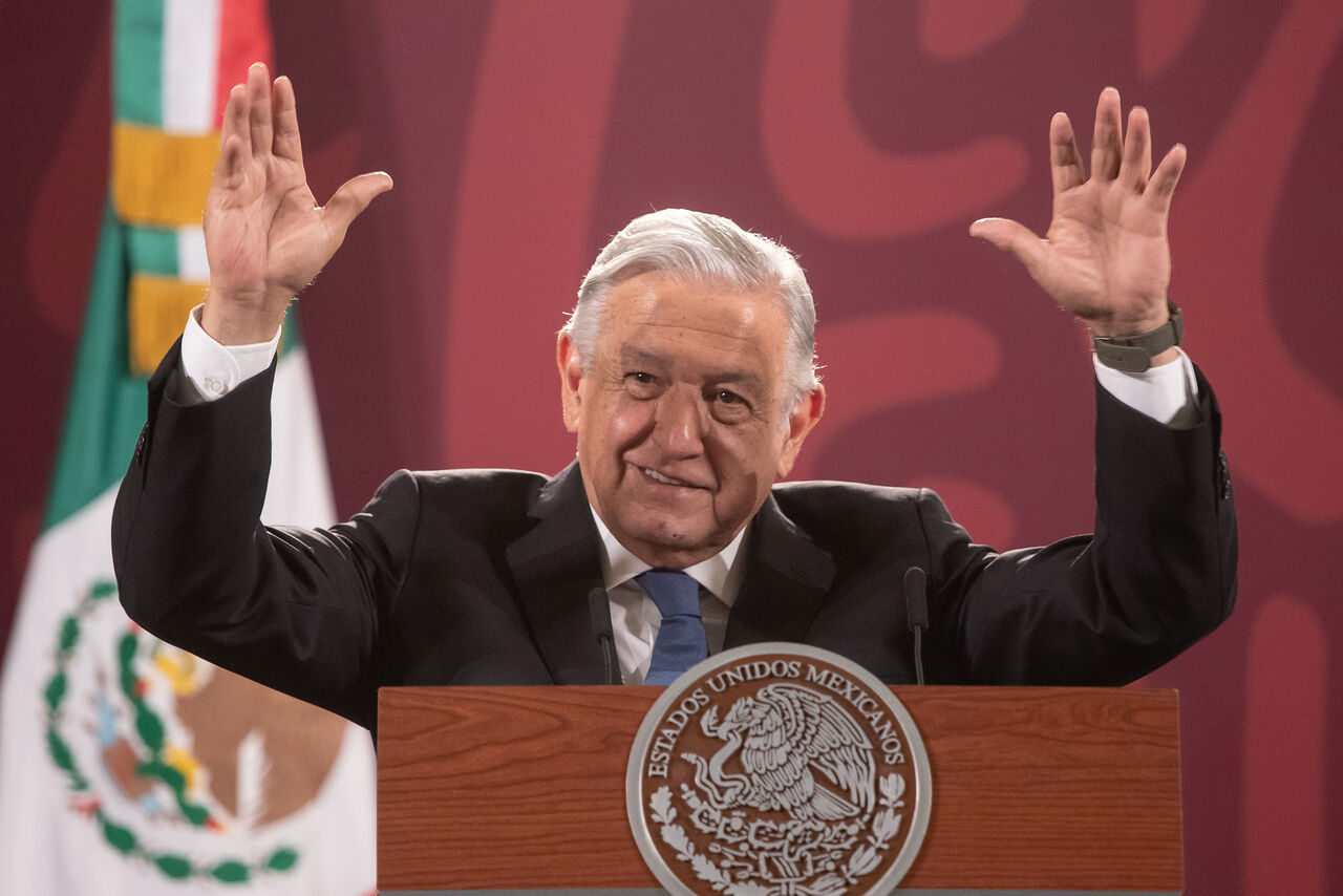 AMLO calcula pensión de 30 mil pesos al mes del ISSSTE "por cumplir con los años trabajados"