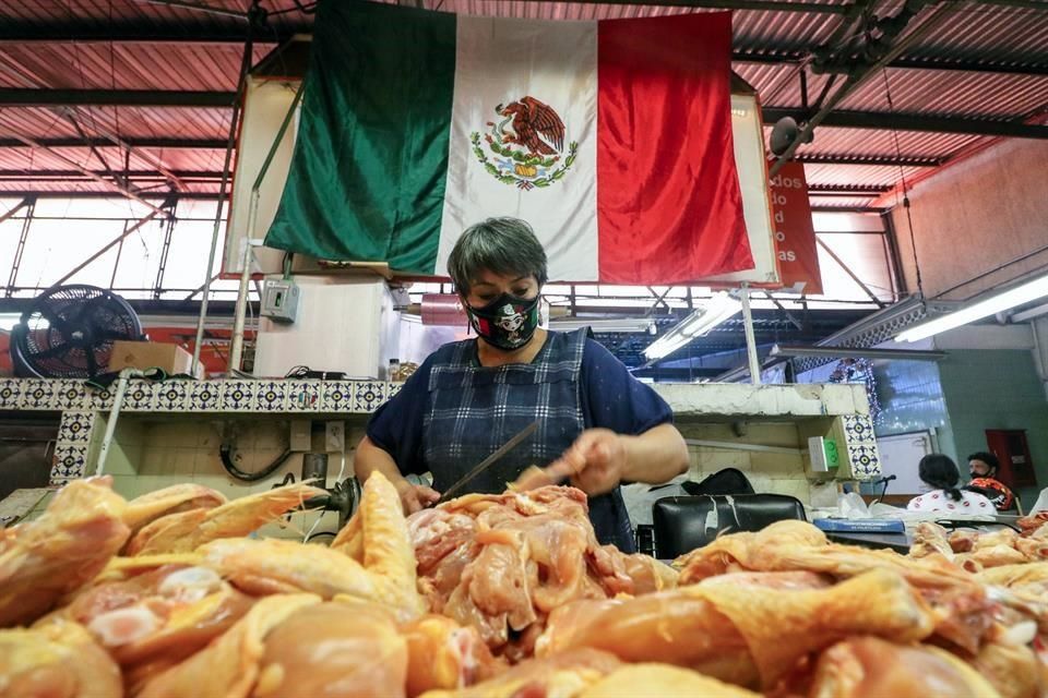 Incrementa Banxico expectativas de inflación y recorta su pronóstico de crecimiento
