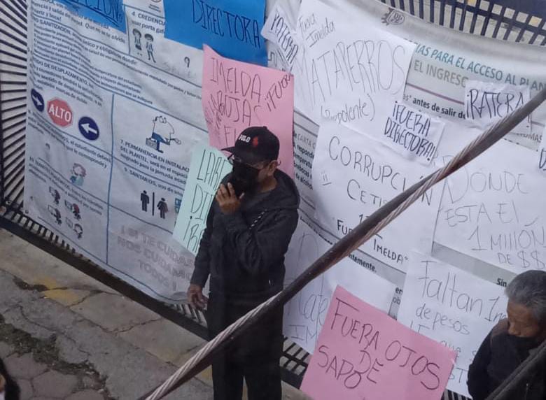 Exigen renuncia de directora del CETIS 132
