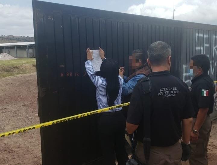 Aseguran bodega en Tlaxco con mercancía y vehículos robados