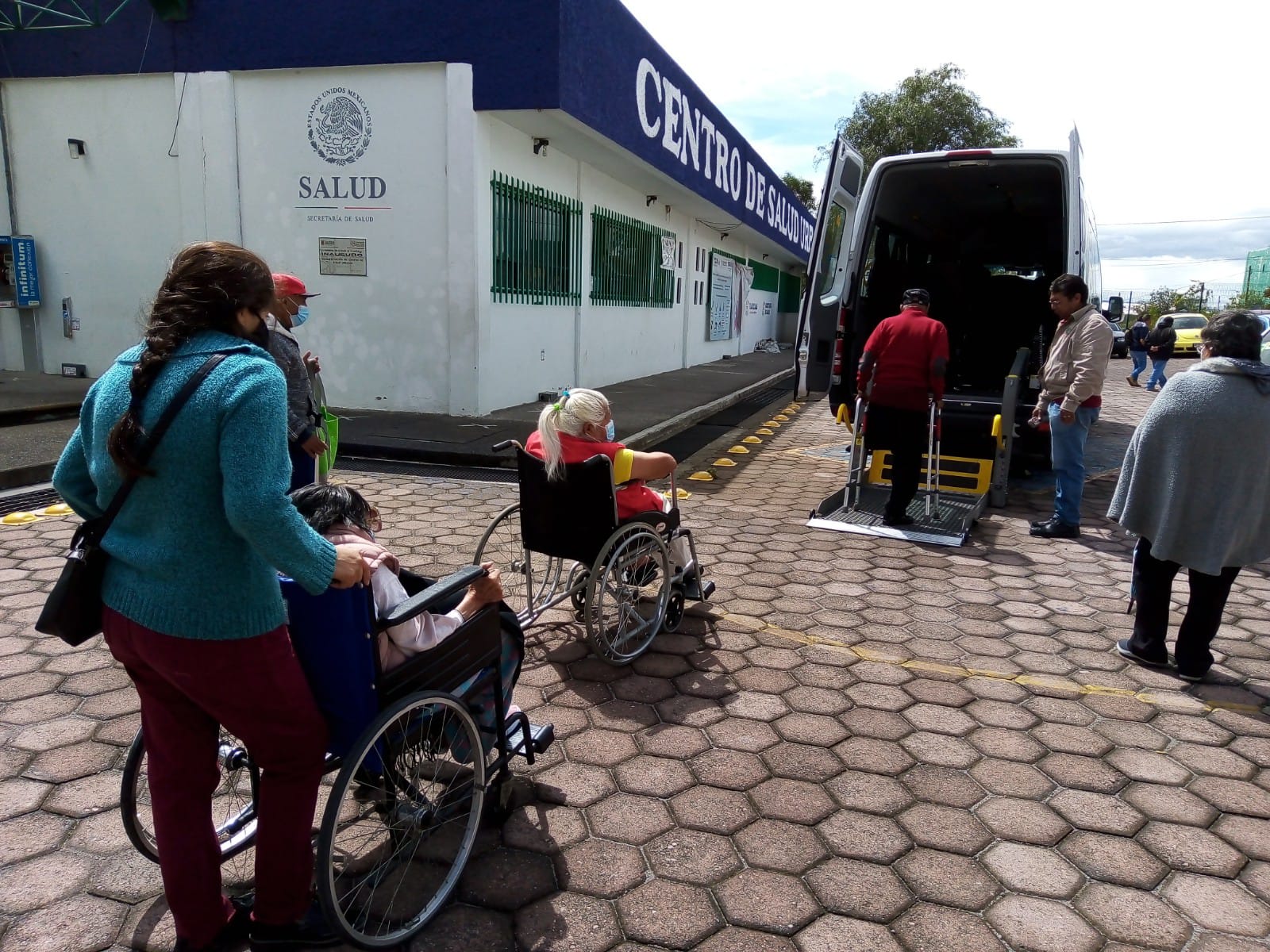 SMDIF de Tlaxcala apoya a adultos mayores 