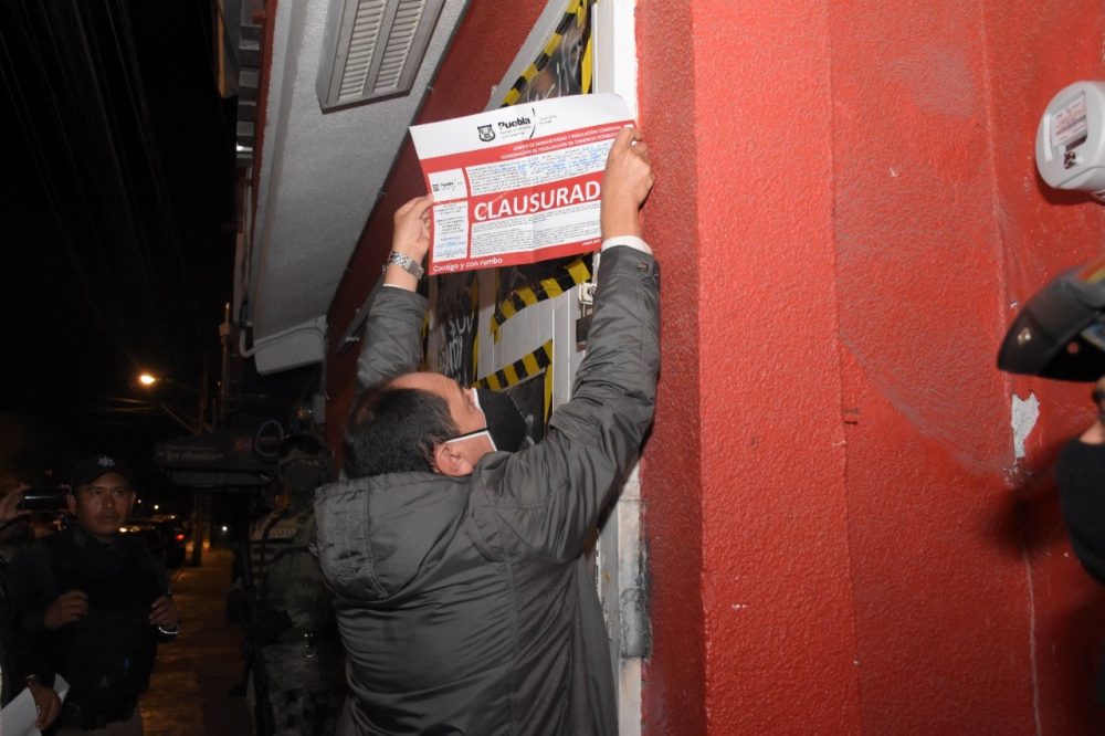 Clausuran cuatro establecimientos por falta documentación