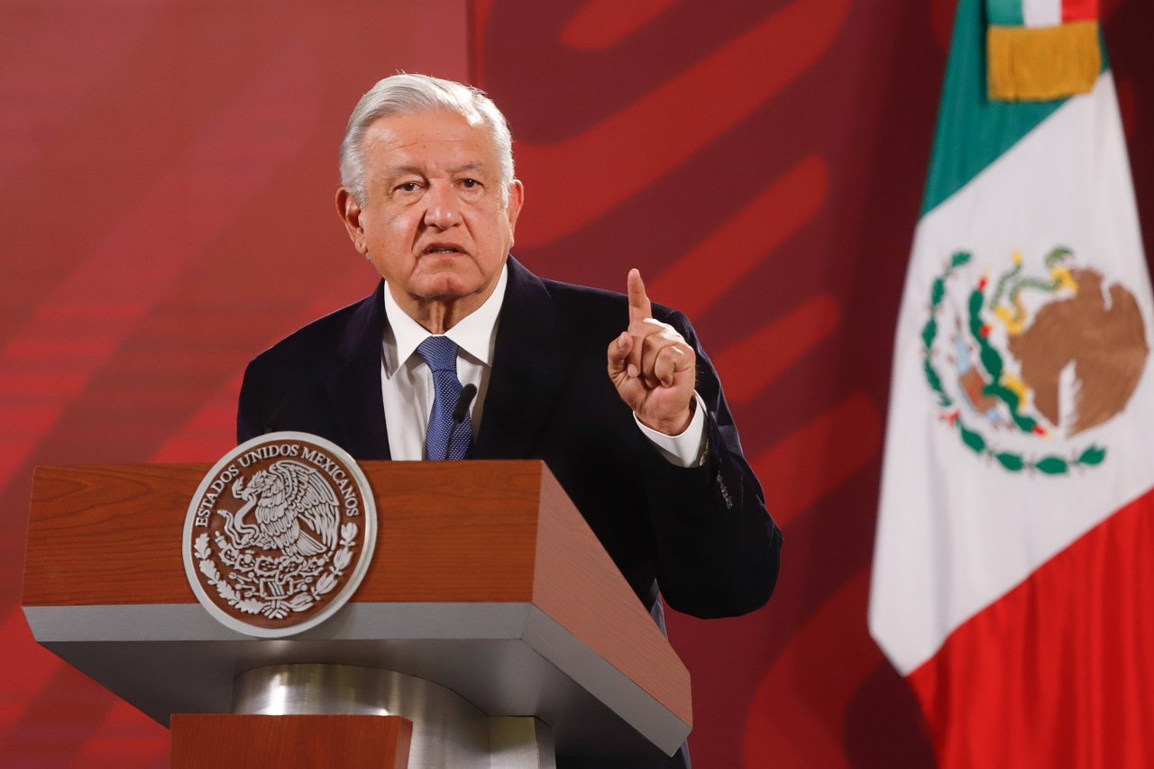 Considera AMLO eliminar constancia de situación fiscal ‘si complica a contribuyentes’