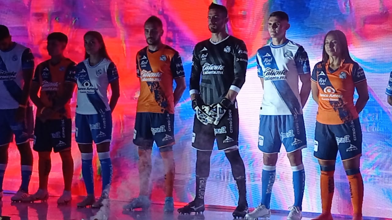 Puebla presentó sus nuevos uniformes 