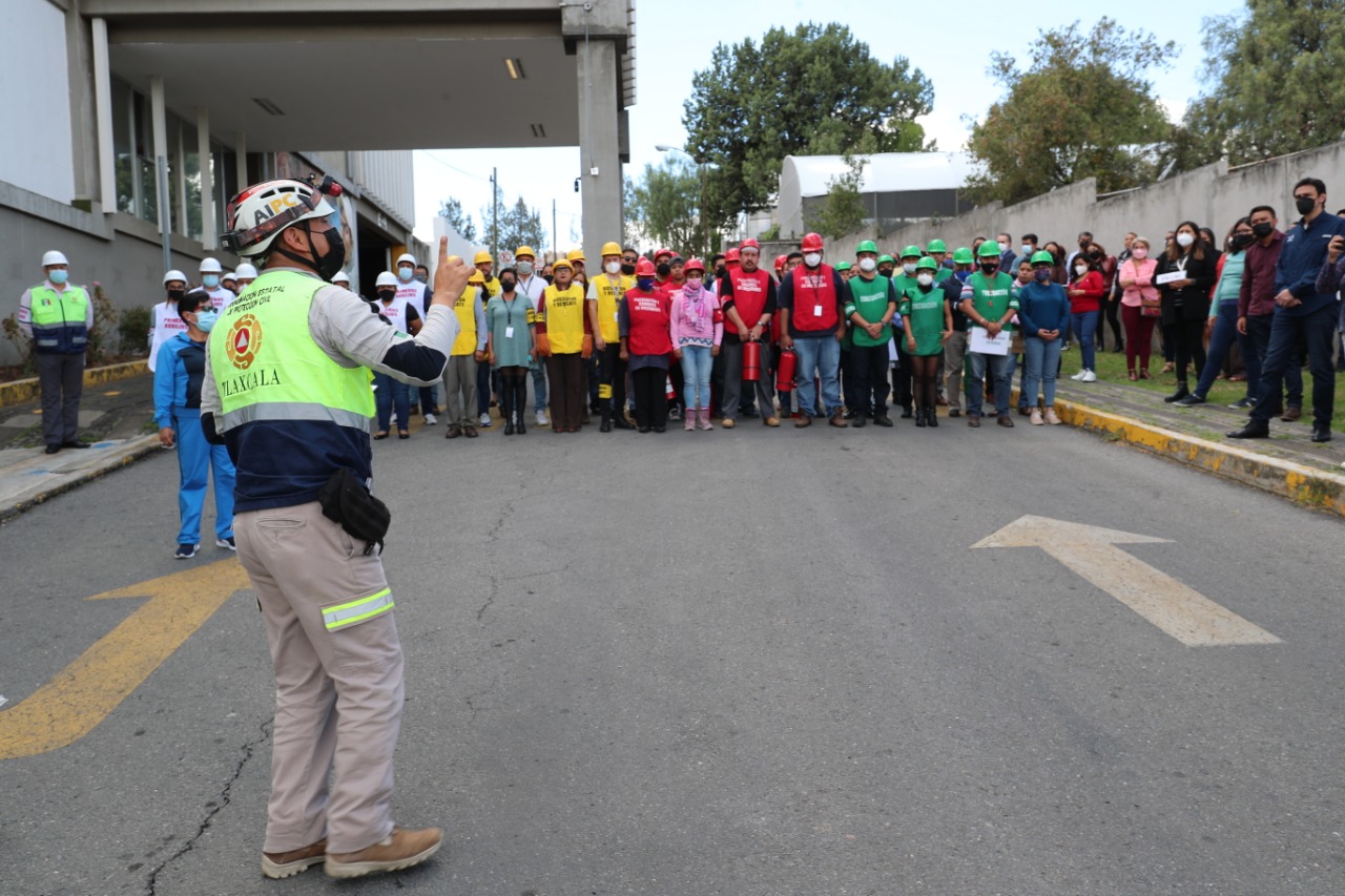 SEPE-USET realiza simulacro de sismo e incendio en oficinas centrales