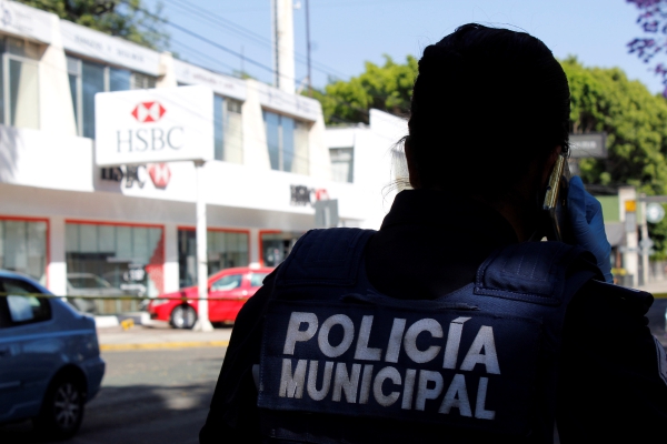 Asaltan a cuentahabiente de BBVA en Calzada Zavaleta