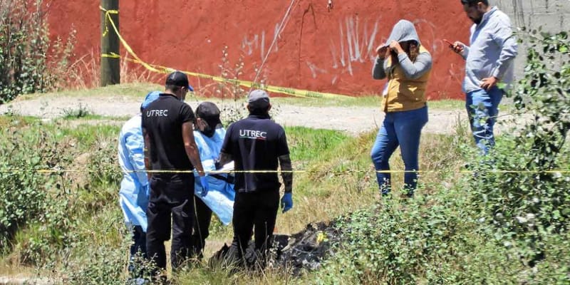 "Se presume fue un homicidio"; intentan deshacerse de cadáver quemandolo con llantas en San Aparicio