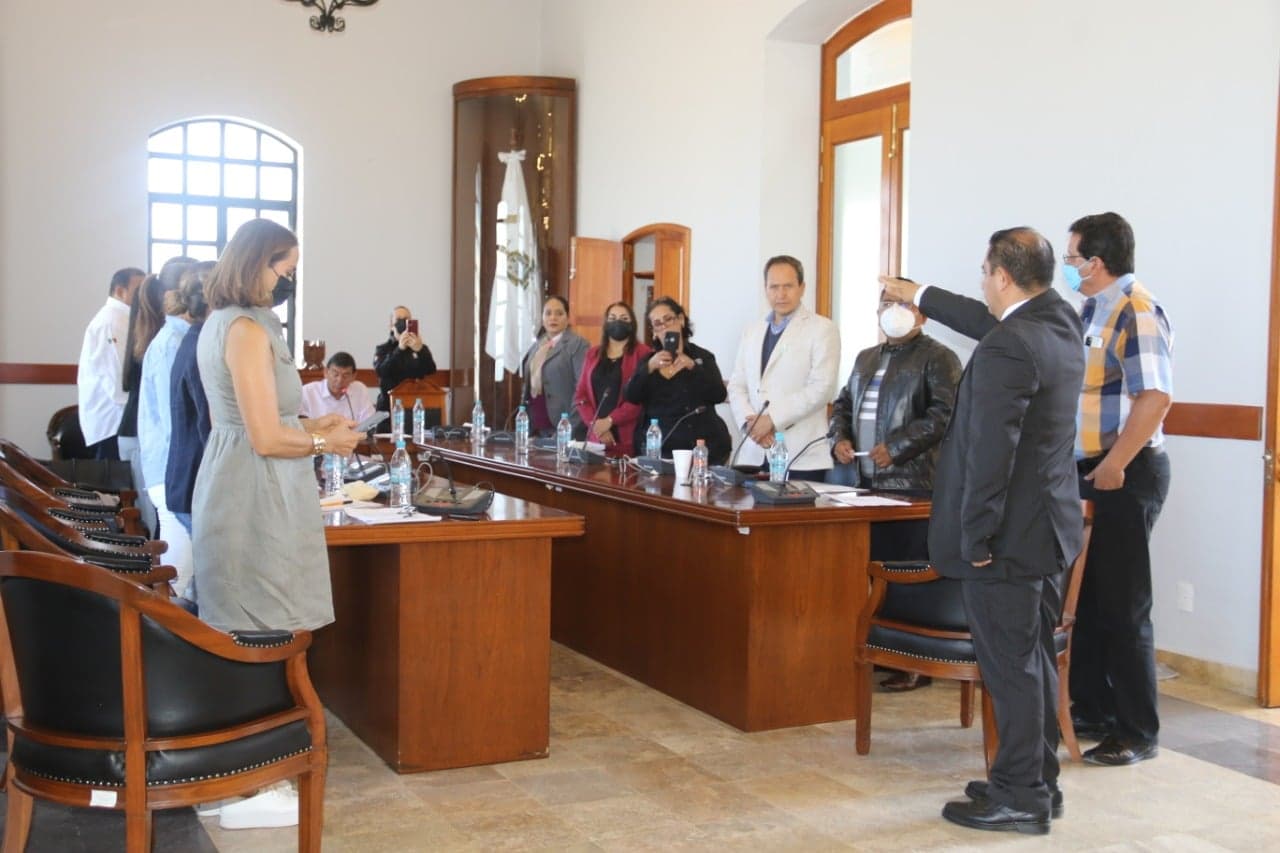 Tesorero de ayuntamiento de Tehuacán es destituido por presuntos actos de corrupción