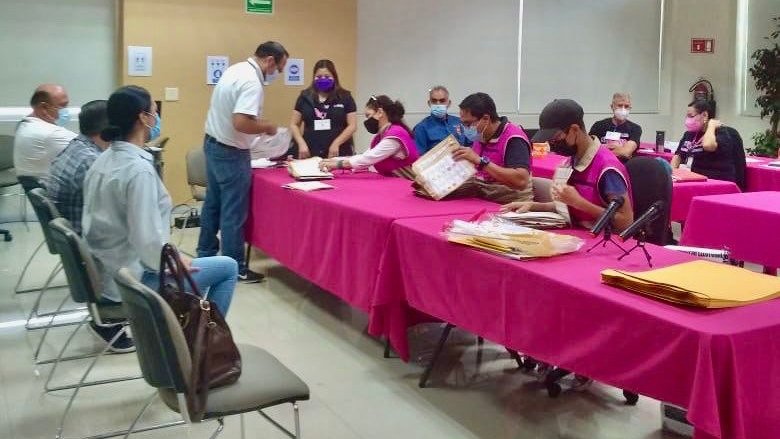 Funcionarios comenzaron escrutinio y cómputo de votos: INE