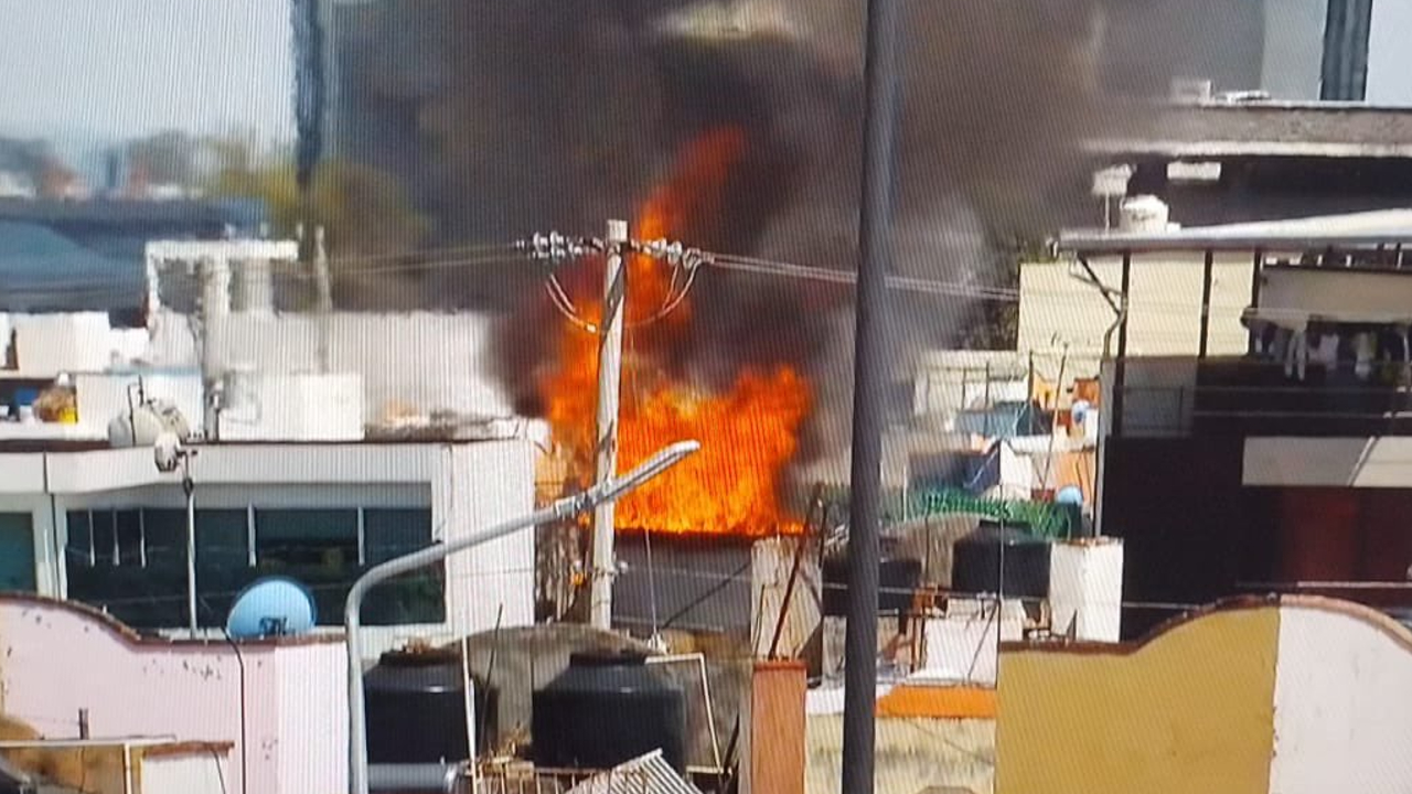 Bomberos de San Andrés Cholula lograron sofocar un incendio en la Colonia Gobernadores