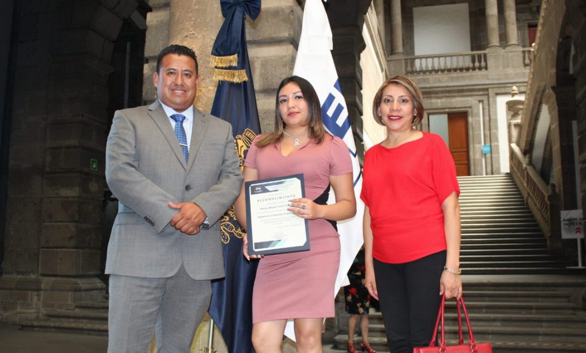 Reconocen a egresada del ITST como una de las mejores del país  