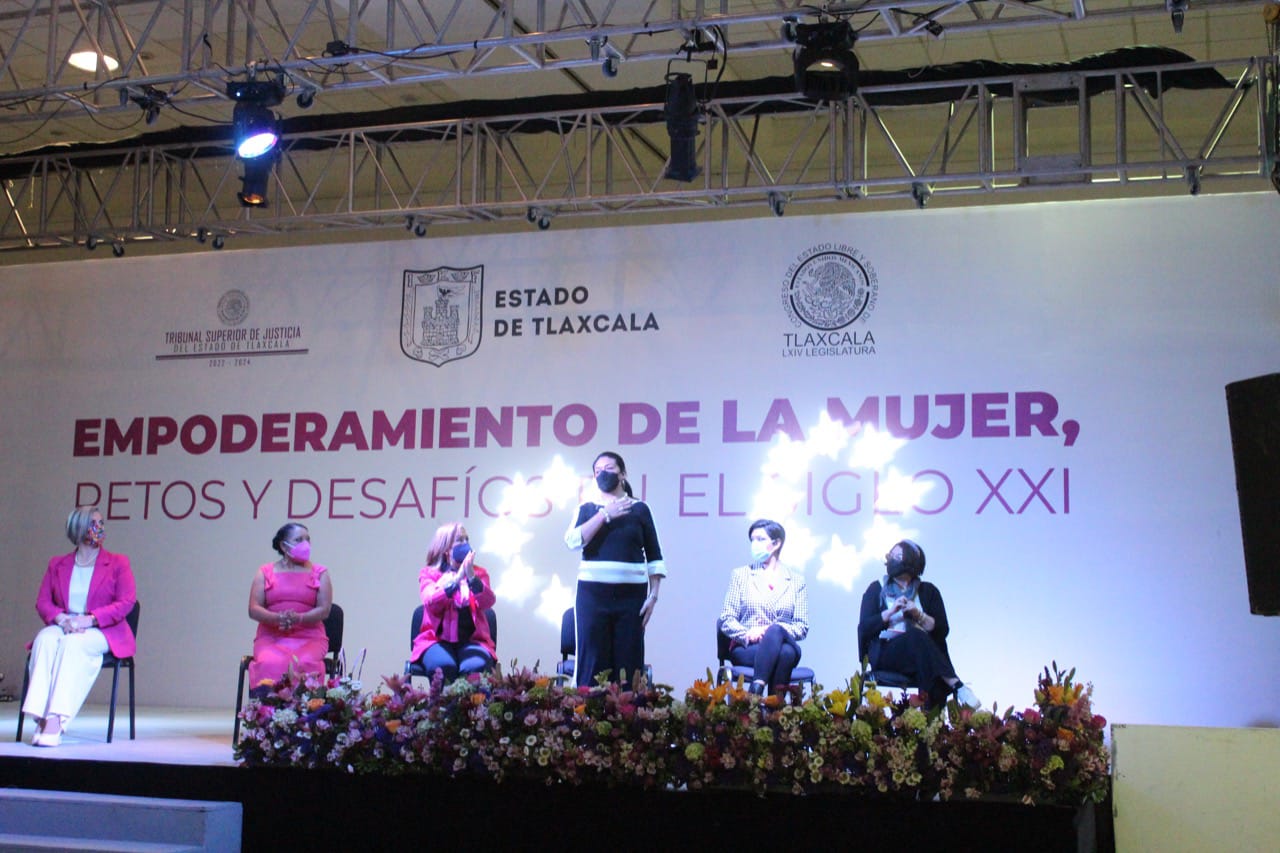 Presente el TSJE en foro “Empoderamiento de la Mujer: retos y desafíos en el siglo XXI”