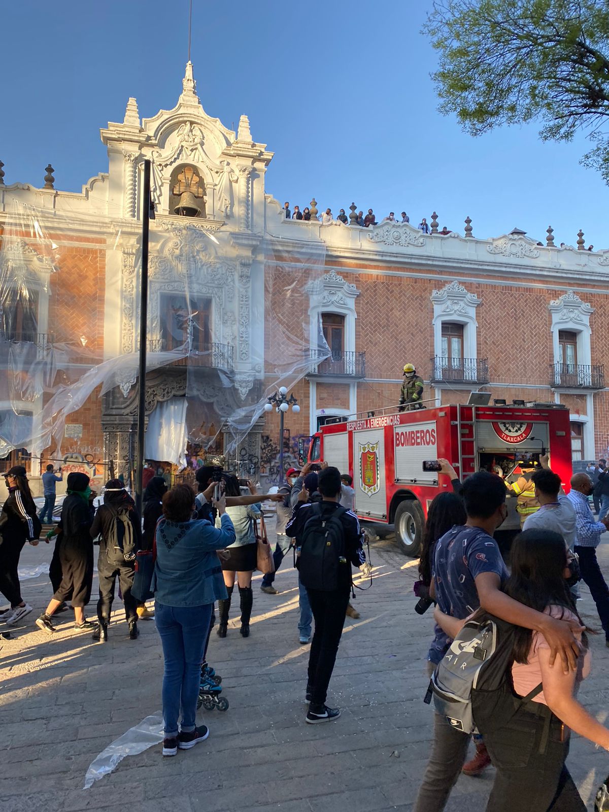 Violencia por “Bloque negro” en la marcha del 8M de Tlaxcala