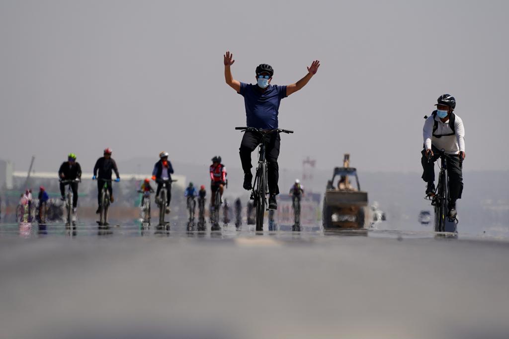 5 mil ciclistas se dieron cita en el paseo del aeropuerto Felipe Ángeles a una semana de su inauguración