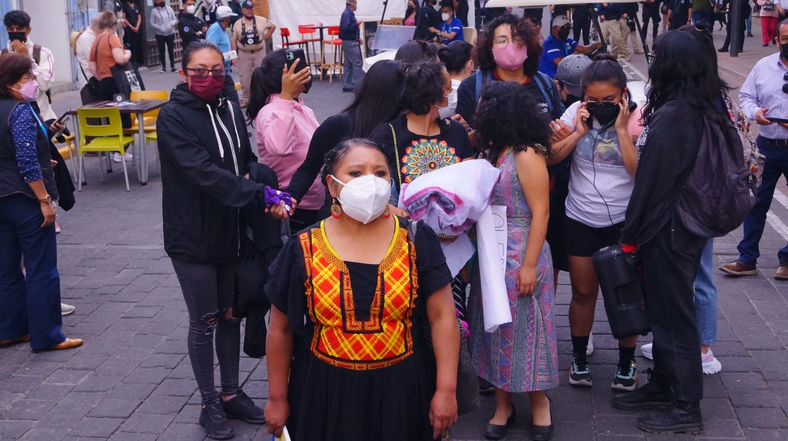 Con apoyo de IEM, Gobierno contiene manifestación feminista
