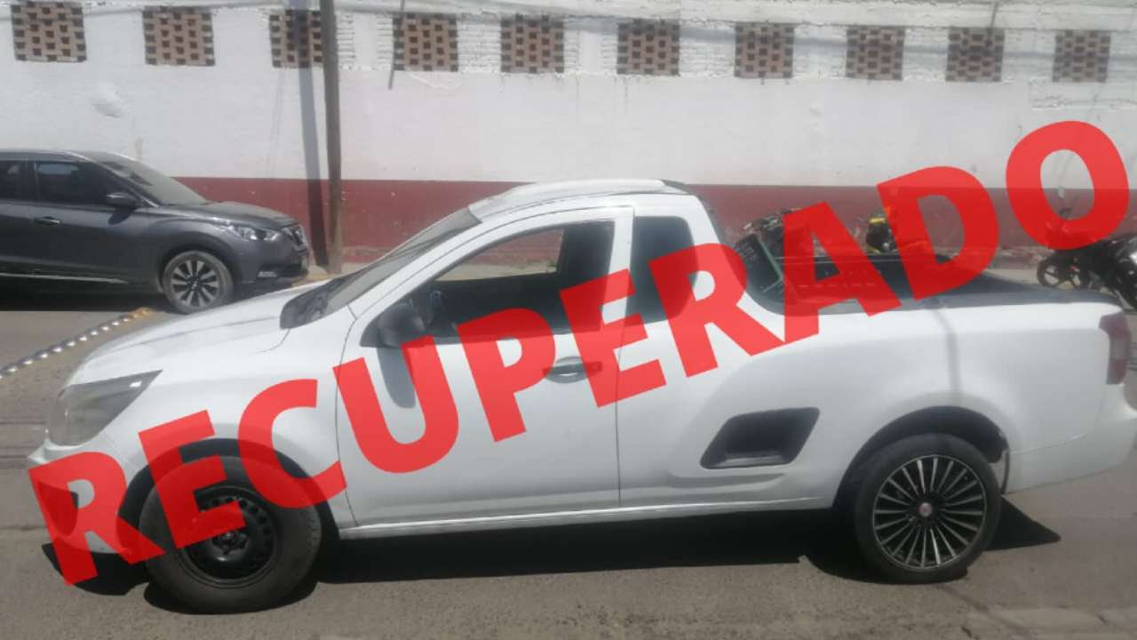 Policías recuperan camioneta robada en San Pedro Cholula