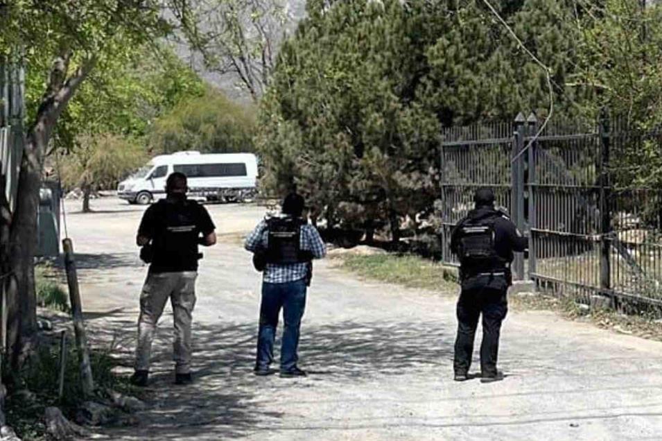 Durante cateo a rancho de "El Bronco" hallaron armas, 2 cajas fuetes y 2.1 mdp