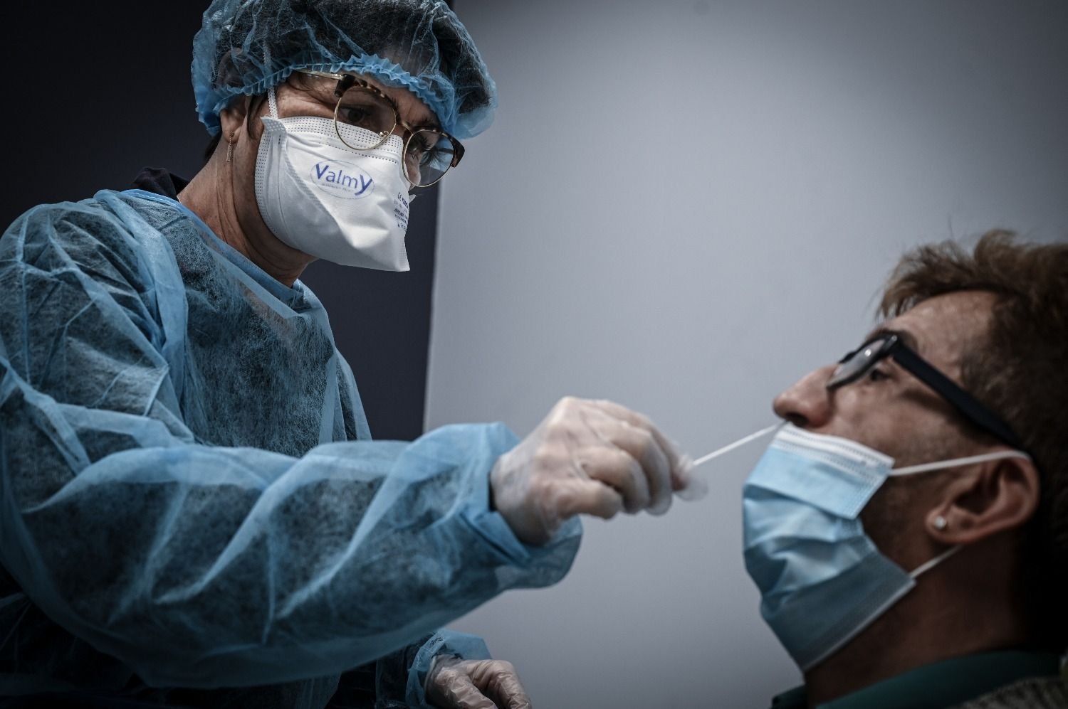 Ante alza de contagios covid en Europa la OMS se muestra optimista por las vacunas