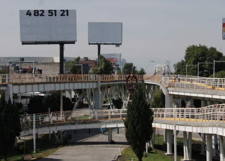 Gobierno estatal retira más de 300 espectaculares que no contaban con autorizaciones
