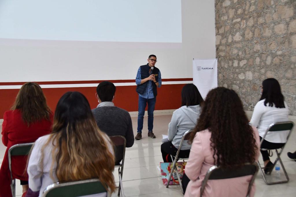 En Huamantla, capacitan a personal de sistemas municipales DIF sobre prevención de la violencia familiar
