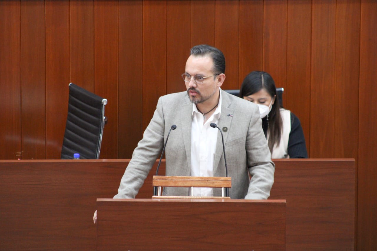 Diputado perredista hace menos estrategia de salud en México
