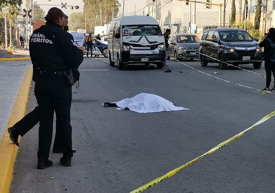 Transporte público en Puebla le quita la vida a un adulto mayor tras ser atropellado al cruzar la calle