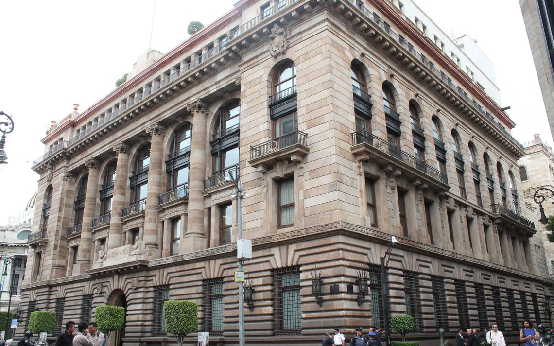 Recorta Banxico expectativa de crecimiento económico a 2.4% para este 2022