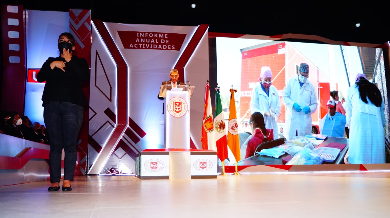 Rinde UATx informe anual de actividades, destacan austeridad