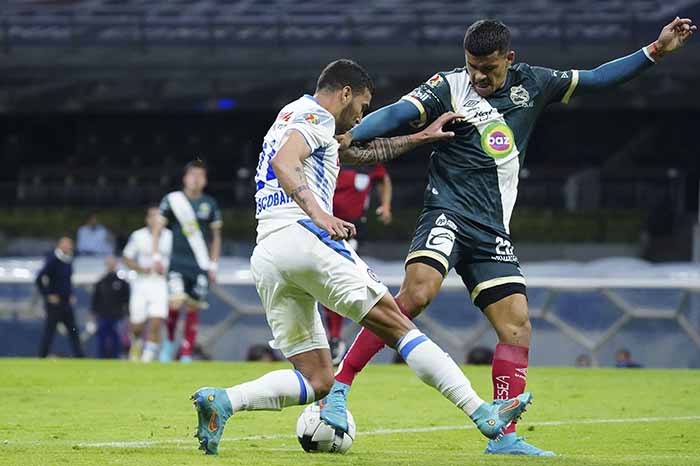 Puebla descarriló al Cruz Azul y otra vez es líder 