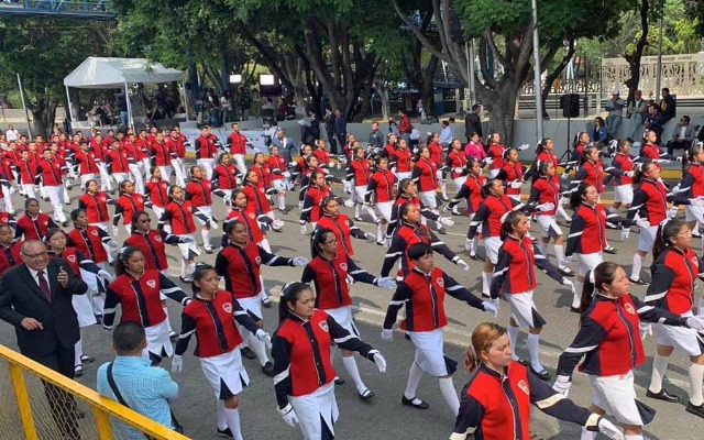 Abren convocatoria para que escuelas participen en desfile del 5 de Mayo