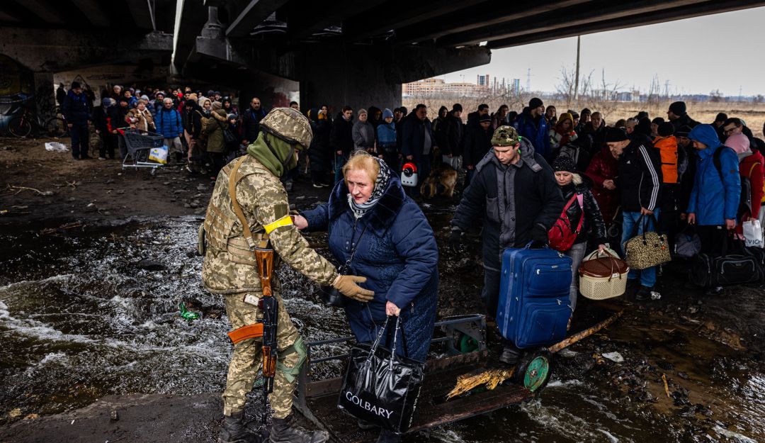 Comienza Ucrania con la evacuación de civiles en las localidades de Irpin y  Sumy