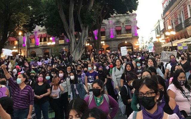 Al menos nueve colectivas participan en marcha del 8M en Puebla