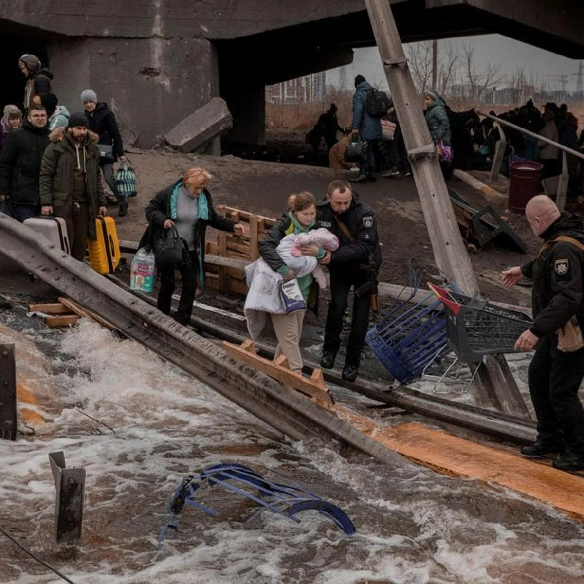 Puente destruido ucrania