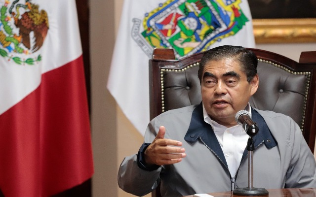 Es malo que los gobiernos beneficien a empresas relacionadas al yunque: Barbosa