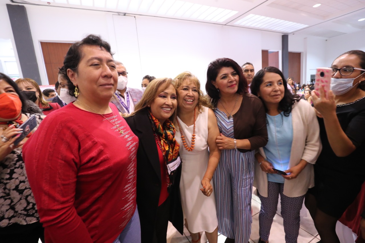 Reconoce Gobernadora aportación de las madres trabajadoras de la educación para la formación de niñas y niños