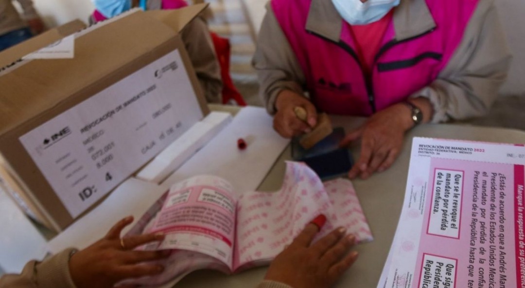 TEPJF sancionó al partido Morena y a su presidente Mario delgado por violar veda en revocación