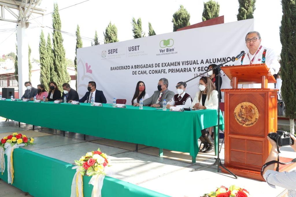 Inician brigadas para aplicar examen visual a alumnos de CAM, CONAFE, primarias y secundarias
